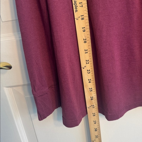 Maternity V-Neck Long Sleeve Tee Shirt Liz Lange Purple. Hits at Hip. Size L‎ - Picture 5 of 6